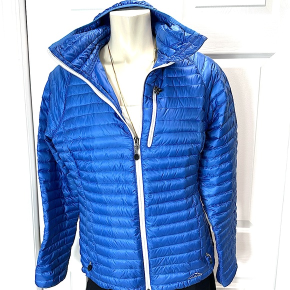L.L. Bean Jackets & Blazers - L.L.BEAN jacket women’s ultralight 850 DOWN HOODED SWEATER JACKET BLUE zip M